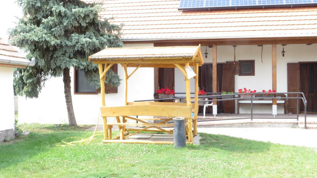 Eszter-Haz Vendeghaz Kerekegyhaza Hotel Eksteriør billede
